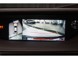 上から車両を見下ろしたような映像をナビゲーション画面に表示する「パノラミックビューモニター(床下透過表示機能付き)も搭載しています。
