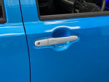 品質へのこだわり!フロアマットやシートなど車内をキレイに清掃し、ニオイや汚れなどを徹底的にクリーニングしてもらっております。室内はピカピカです☆
