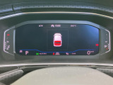 洗練されたデザインのメーターパネル。必要な情報を一目で確認でき、運転に集中できます。視認性の高い表示で、安全運転をサポートします。