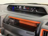 ダイハツディーラーでは「ダイハツ認定U-CAR」という基準を設け、車選びに詳しくないお客様でも「安心して選べる」をご提供しています。