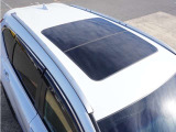 ◆サンルーフ装備車◆開放感あふれるガラスサンルーフを装備。快適なドライブをお楽しみいただけます。