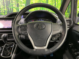 【純正革巻きステアリング】上質な革を使用することで、手にしっかり馴染みとても運転しやすいハンドルです♪