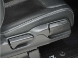 ◆シートハイトアジャスター◆運転席を上下に高さ調節ができます!運転ポジションを体格に合わせてシート調整できます。