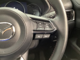 MRCC(マツダレーダークルーズコントロール)は先行車との車間を維持しながら追従走行を行い、長距離でのドライバー負担を軽減させてくれます。