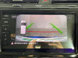 【バックモニター】後ろのカメラの映像をモニターに映し出すことができます!後方の見えない死角や、障害物との距離感をしっかり確認することができます!駐車が苦手な方におすすめです。