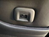 後席でも充電できます