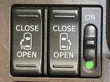 【両側パワースライドドア】スマートキーや運転席のスイッチで後席両側スライドドアの開閉が可能♪電動だから力を入れてドアを開ける必要が無く、小さなお子様でも簡単に開け閉めでき快適です♪