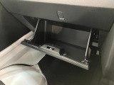 お客様にぴったりなおクルマをお選びいただけますように様々な展示車をご用意致しております!ダイハツの軽自動車だけではなく、他メーカー車やコンパクトカー・ミニバンなども数多く取り揃えております!
