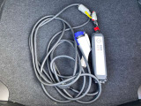 家庭用充電器付きです。