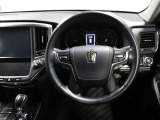 各操作スイッチなどもハンドルから手を放すことなく操作可能で安全運転に支援いたします!