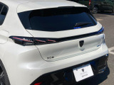 ライオンの鉤爪をイメージした3DのLEDコンビネーションランプ