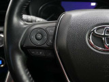 ステアリングスイッチ付き。前方から目を離すことなく操作することが可能です。