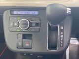 納車前には12ヶ月点検相当の点検と消耗品の交換をダイハツの整備士がしっかり整備してお渡しします。また、納車後には無料の1ヶ月点検がございます。