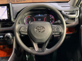 【純正革巻きステアリング】上質な革を使用することで、手にしっかり馴染みとても運転しやすいハンドルです♪