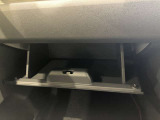 便利なグローブボックスです。