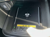 センターコンソールにはおくだけでスマホの充電ができます!