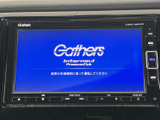 操作しやすいインターフェースで、目的地設定や音楽再生をスムーズに行えます。安全運転をサポートし、快適なドライブを演出します。