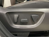 【パワーシート】電動で微妙な調整が手軽にでき、最適なポジションで運転することが可能です。