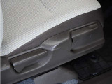 ◆シートハイトアジャスター◆運転席を上下に高さ調節ができます!運転ポジションを体格に合わせてシート調整できます。
