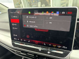 BluetoothやApp-Connectなどに対応。スマートフォンと連携してお気に入りの音楽などを車内で楽しめます。