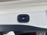パワーバックドア付きですので、ゴルフの時や荷物をたくさん持っている時など特に便利です!