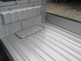 4WD/オートマ/ワンオーナー/エアコン/パワーウィンドウ/エアバッグ/衝突被害軽減ブレーキ/CD再生/AM・FMラジオ/作業灯/3方開/ドアバイザー