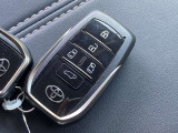 ●仕入れ段階で徹底したチェックを行い、厳しい審査にパスした車だけを展示・販売しています。弊社ではこれをプロチェックと呼び、数十の独自チェック項目に基づき、車の状態を調べ上げています。