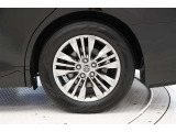 タイヤサイズ(225/60R18)です。