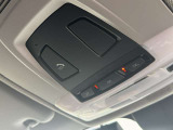 SOSコール装備です。緊急時は遠慮なく押してください。BMWメーカーエマージェンシーに直結致します。