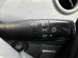 操作感にこだわったウインカーレバーで、安全な運転をサポートします。視認性の高いインジケーターも装備されています。
