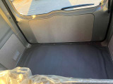 後部座席も十分な広さがあります!シートを倒せば荷物もさらに沢山積めますね♪