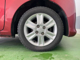 アルミホイールだけでも車のイメージがかなり変わりますね。