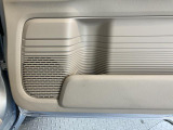 ドアの内張りにキズあります。