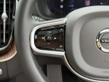◆ステアリング/アダプティブ・オートクルーズコントロールは、前走車との車間を一定に保ってくれる便利機能です