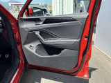 点検整備ご納車前にCertified Pre-Owned独自の「点検チェック項目シート」により、部品や機能に関する全71項目もの厳しいチェックを実施します。