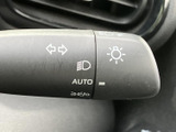 操作しやすいウインカーレバーは、安全運転をサポートする重要な装備。視認性の高いデザインもポイントです。
