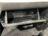 すぐに取り出せ、しまえる多彩な収納が付いてます