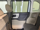 より多くの一般の方へ車を届けれればと思っておりますので同業者様への販売は極力控えさせて頂いております。ご了承下さい。