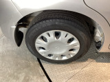 足元が整っていると、車全体がすっきりとした印象になります。丁寧に清掃を済ませており、気持ちよく乗り出せる状態です。まずは実車の雰囲気をご覧ください。