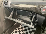 品質には自信があります!ハッピーの品質・キレイなお車をお届けさせていただきたい!そんな気持ちでキレイに仕上げております。フロアマットなどの清掃はもちろん、シート下なども徹底的に清掃しております。
