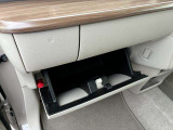 車検証を入れておくのにとっても便利なグローブボックス☆