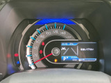 スタイリッシュなデザインで、視認性の高いメーター表示です。車の状態をひと目で確認でき、運転をサポートします。