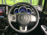【ステアリングスイッチ】運転中、前方から目線をそらすことなく、オーディオ等の操作が可能な便利機能!安心&快適なドライブを演出してくれます♪