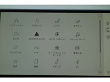互換性のあるスマートフォンをPiviに接続して、タッチスクリーンから安全に利用することができます。ワイヤレス接続でApple CarPlay / Android Autoがご利用いただけます。