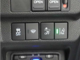 ホンダセンシングが装備されています。アダプティブレーダークルーズやレーンキープアシスト、車線逸脱防止機能なども備えていて、ロングドライブも快適で安全にお楽しみいただけます。