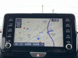 鮮明な地図表示で、安全運転をサポート。最新の交通情報も確認でき、スムーズなルート選択に貢献します。