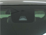 ◆Honda SENSING◆ カメラ等装置で精度の高い検知能力を発揮、安全運転を支援します。ステアリング上のコントローラーに注目!