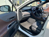 洗練されたデザインの運転席回りはドライビングの愉しさを予感させてくれます♪