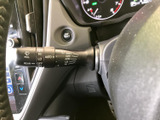 スムーズな操作で、安全な車線変更をサポートします。視認性の高いデザインで、夜間走行時でも安心です。