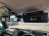 ☆バニティミラー!運転席だけでなく助手席に装備されてる車も増えてきたバニティミラー!ちょっとしたお化粧直しや身だしなみチェックの時に便利!女性には特に嬉しい機能ですね♪☆